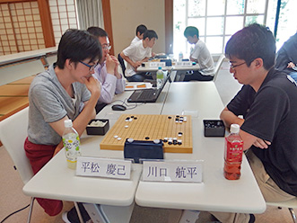 平松慶己さん(立命館大学：左)と川口航平さん(東京工業大学大学院：右)